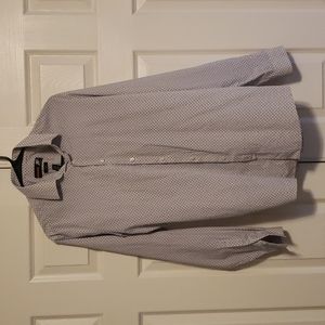 Medium Slim Fit J. Ferrar Men's Button-up Dress Shirt